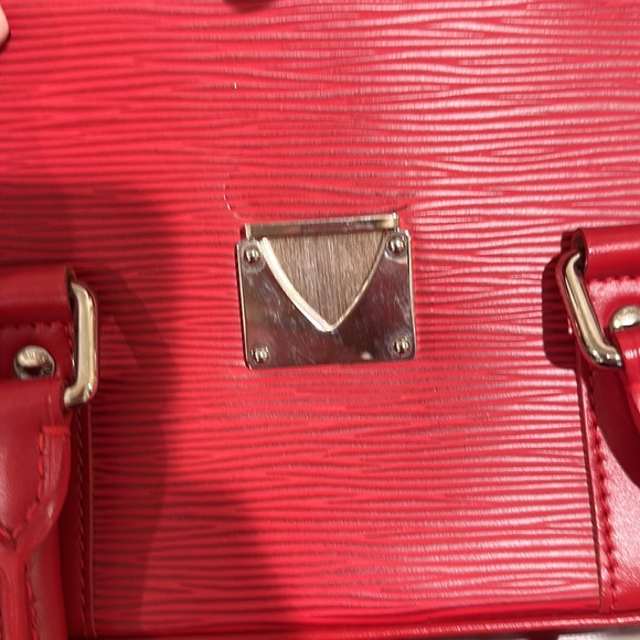 Louis Vuitton epi-BNWT - Picture 3 of 12